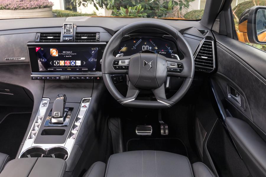 Торпедо DS 7 Crossback Opera (X74) 2018 года  (UK) (фото 6 из 16)